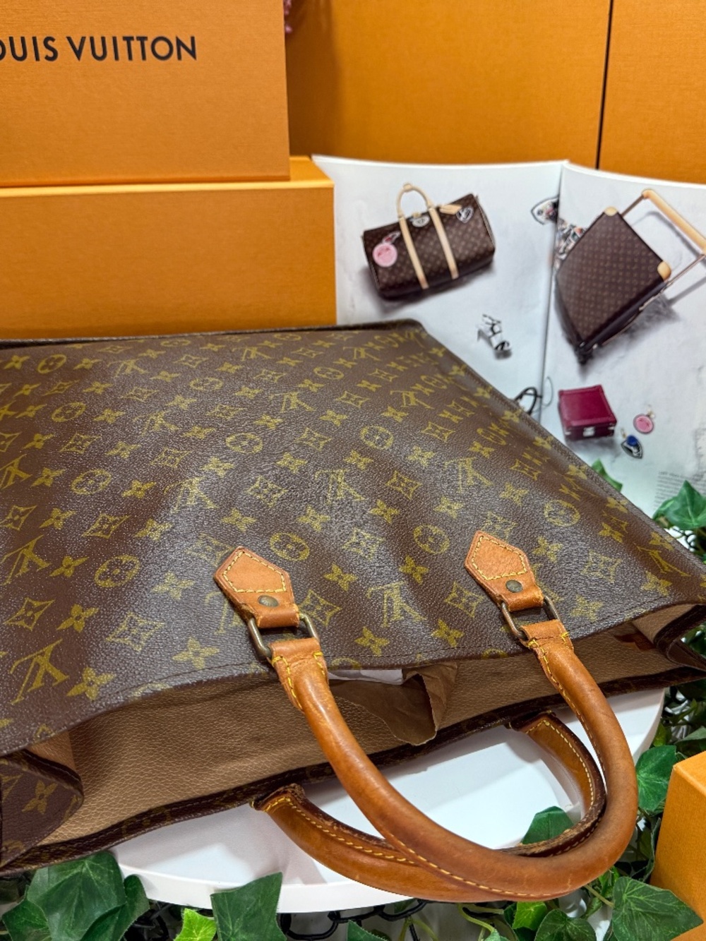 CHIC LOUIS VUITTON MONOGRAM GM TOTE! - Picture 13 of 17